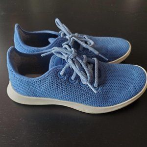 EUC Allbirds Women's Tree Runners in Kauri Cobalt